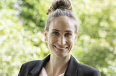 Porträtfoto von Dr. Laura Müller, Referentin für Wirtschaft bei der IK Industrievereinigung Kunststoffverpackungen e.V.
